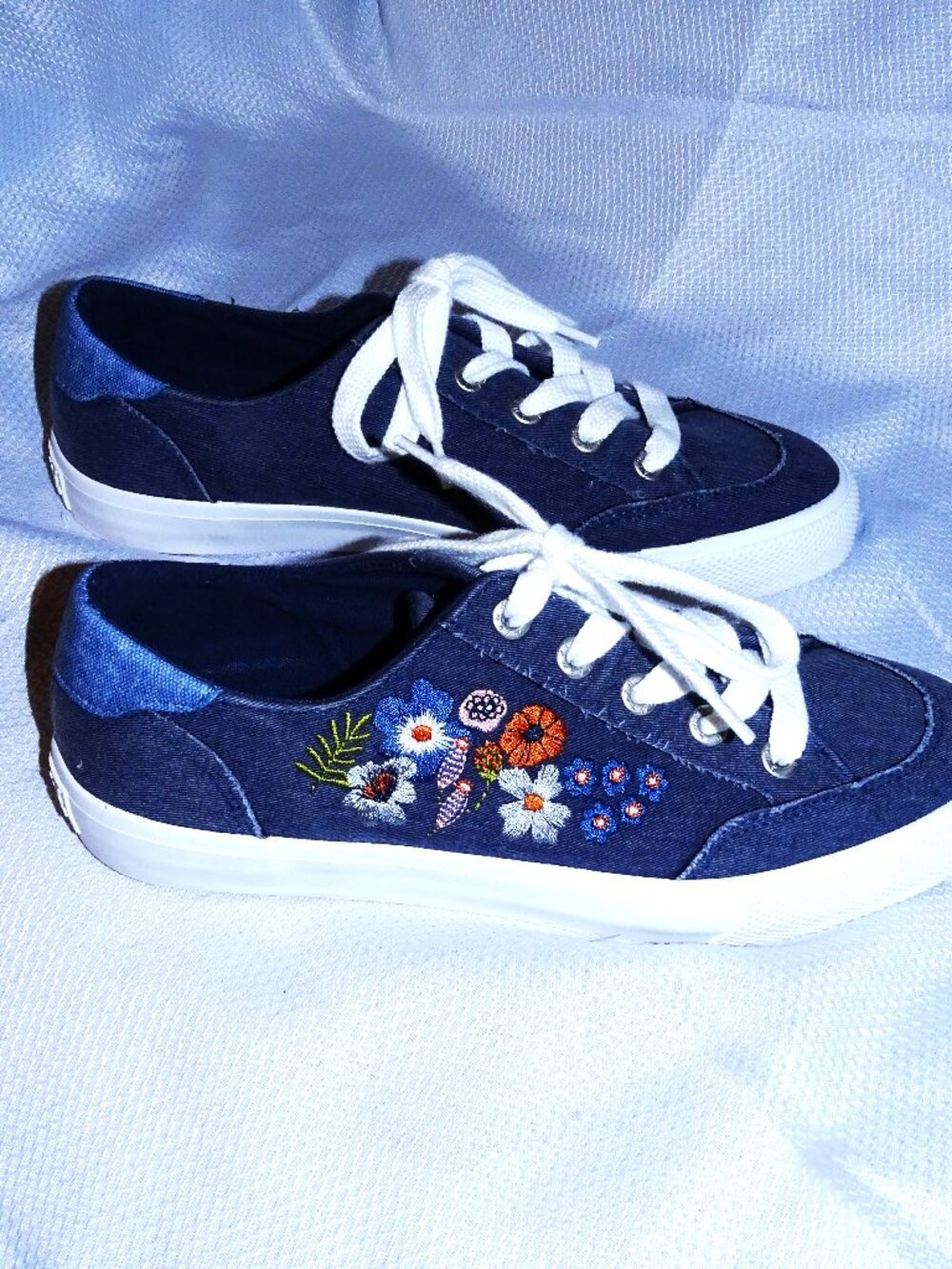 Blowfish Malibu Navy Tennis Shoes Embroidered NWOT 10M